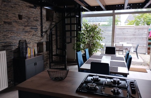 Saint-Jean-des-Mauvrets House | Charming 19th-century Angevine farmhouse in the heart of the vineyards.