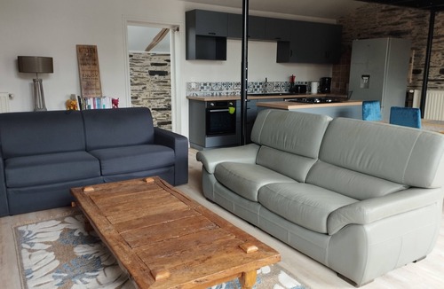 Saint-Jean-des-Mauvrets House | Charming 19th-century Angevine farmhouse in the heart of the vineyards.