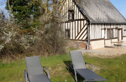 Saint-Julien-le-Faucon House | Charming Gîte La Grangette with Private Terrace, Garden, and Wi-Fi