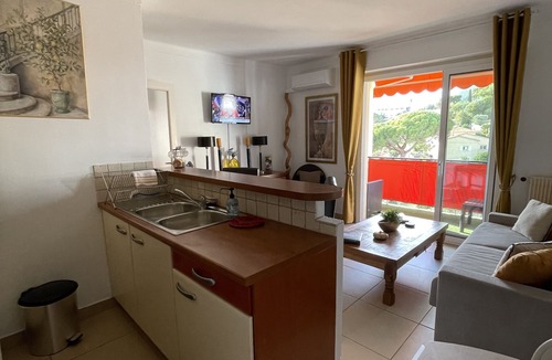 Roquebrune-Cap-Martin Apartment | Charming 2-room apartment with sea and Monte Carlo views