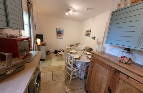 Roquebrune-sur-Argens Villa | Charming gîte with pool and garden