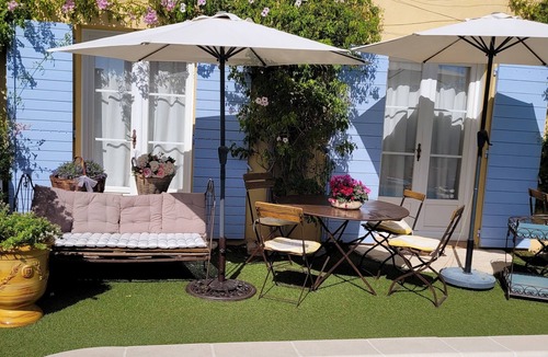 Roquebrune-sur-Argens Villa | Charming gîte with pool and garden