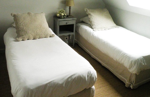 Sainghin-en-Melantois House | Charming cottages with private garden in the middle of a park