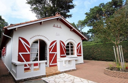Saint-Brevin-l'Ocean House | Charming Coastal Home with Garden, Near Shops & Beach, Pet-Friendly