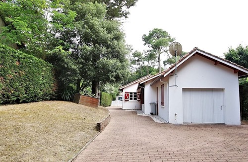 Saint-Brevin-l'Ocean House | Charming Coastal Home with Garden, Near Shops & Beach, Pet-Friendly