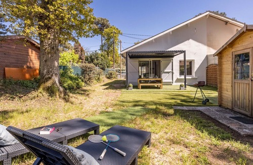 Saint-Brevin-l'Ocean Cottage | Charming Renovated House Near Beach with Garden & Parking