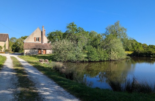 Saint-Firmin-sur-Loire Cottage | Charming forest lodge: 4/6 ppl, nature, relaxation, parking, pet-friendly
