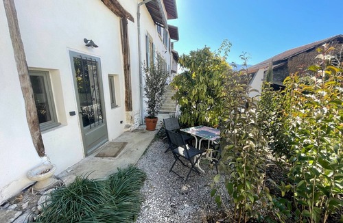 Saint-Jean-de-Moirans Apartment | Charming apartment T2, Jacuzzi, Swimming pool and Air conditioning