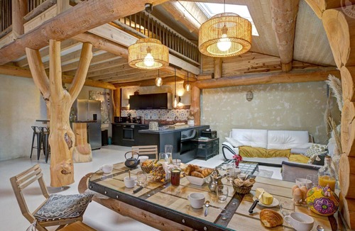 Saint-Jean-Soleymieux Cottage | Charming Cottage with Jacuzzi in Forez Mountains