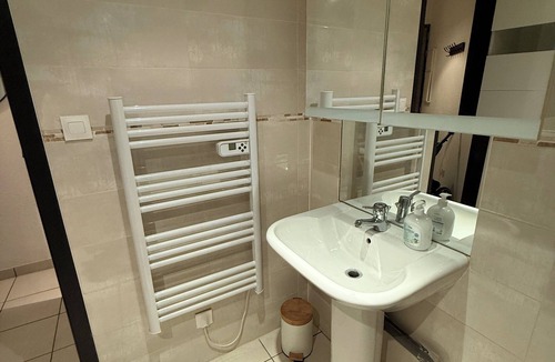 Saint-Martin-d'Uriage Apartment | Charming studio just a stone's throw from the thermal baths