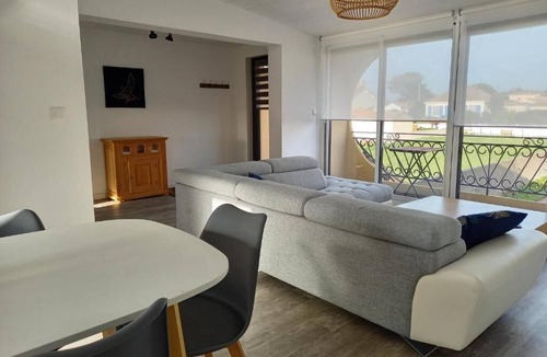 Saint-Michel-Chef-Chef Apartment | Charming apartment 15 minutes walk from the beach