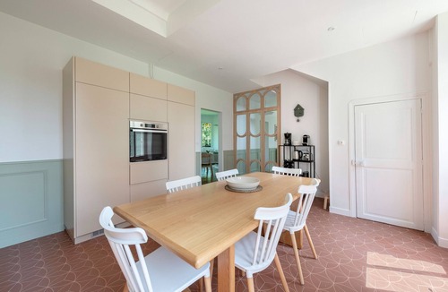 Tharon-Plage Villa | Charming villa 250m from beach – sleeps 14