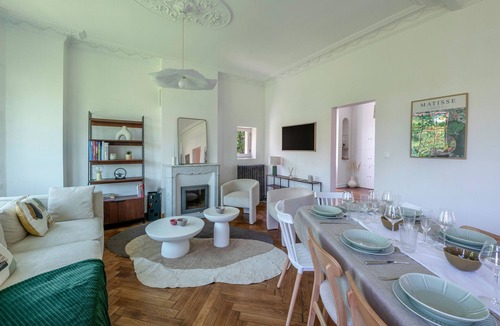 Tharon-Plage Villa | Charming villa 250m from beach – sleeps 14