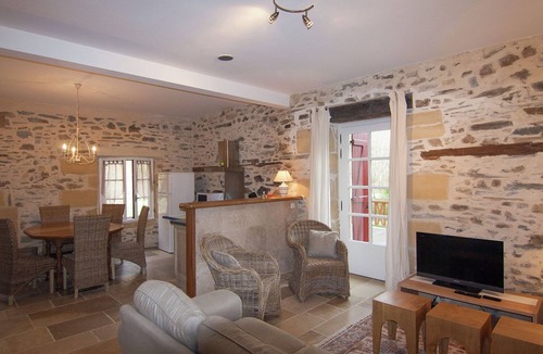 Saint-Medard-d'Excideuil Cottage | Charming chalet with swimming pool