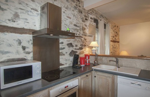 Saint-Medard-d'Excideuil Cottage | Charming chalet with swimming pool