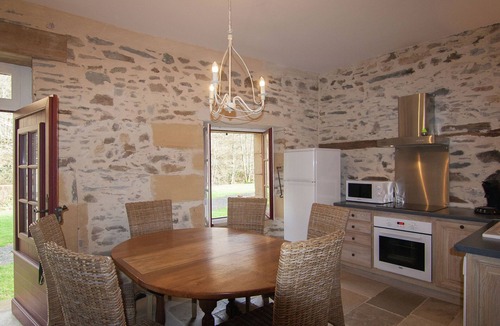 Saint-Medard-d'Excideuil Cottage | Charming chalet with swimming pool