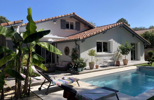 Vieux-Boucau-les-Bains Villa | Charming villa with heated pool