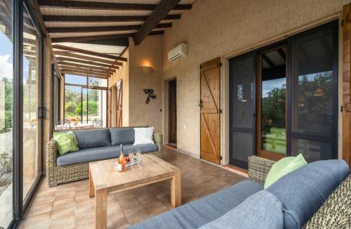 Cebazan Villa | Charming French Villa with Pool