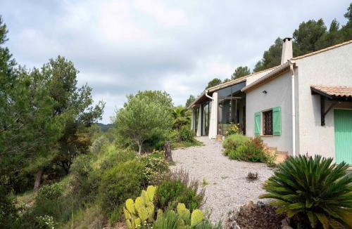 Cebazan Villa | Charming French Villa with Pool