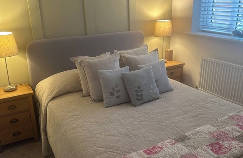 Thornhill Bed & Breakfast | Charming Friendly bed & breakfast in serene north Cardiff with WiFi