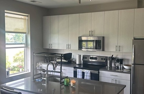 College Park Apartment | Charming Full Apartment in Hyattsville
