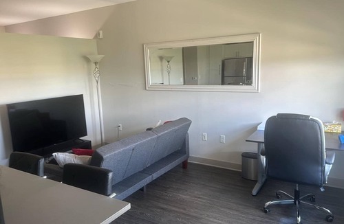 College Park Apartment | Charming Full Apartment in Hyattsville