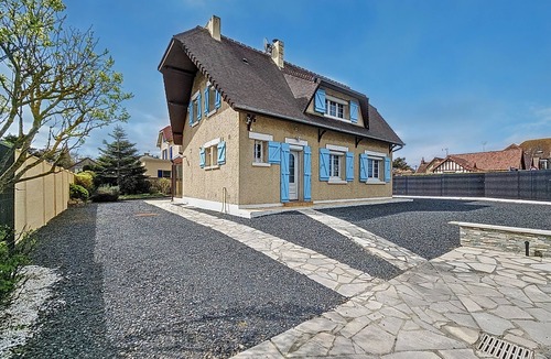 Bernieres-sur-Mer Cottage | Charming fully-equipped house 50 m from the beach for 2 to 6 people