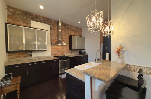 Mansion Hill House | Charming Full-House Conveniently-Located