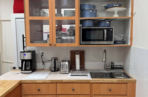 El Portal Apartment | Charming fully furnished studio in Miami’s awesome Little River