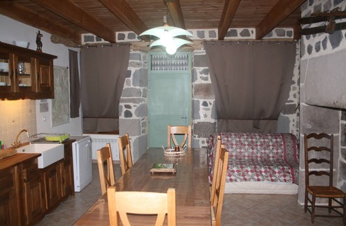 Murat House | Charming furnished holiday home in the heart of the medieval quarter.