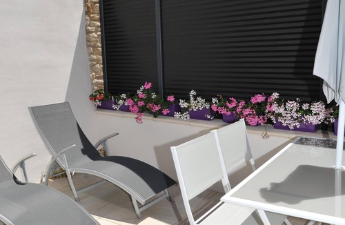 Saujon Apartment | Charming furnished with jacuzzi