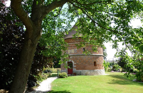 Offranville House | Charming gîte in a dovecote
