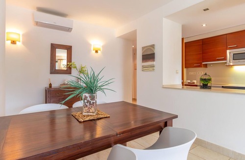 Bonmont Terres Noves Apartment | Charming Ground Floor Apartment in Bonmont