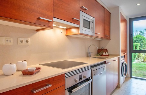 Bonmont Terres Noves Apartment | Charming Ground Floor Apartment in Bonmont