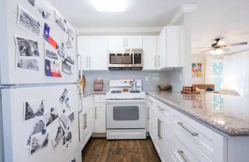 Montrose Apartment | Charming Garage Apartment