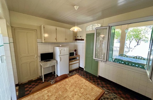 Plage d'Argeles Apartment | Charming Garden-Level T3, 50m Beach, Private Parking