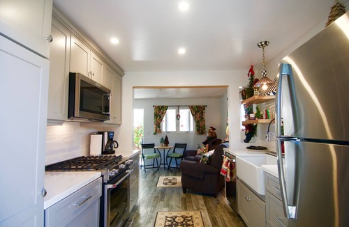 Belmont Heights Apartment | Charming garden Hideaway apartment in Belmont Heights. Abundant outdoor seating.