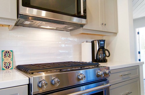 Belmont Heights Apartment | Charming garden Hideaway apartment in Belmont Heights. Abundant outdoor seating.