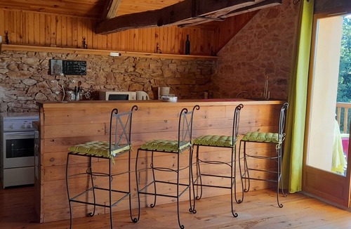 Marminiac Apartment | Charming Gariotte gîte (70m2 loft) in a quiet wooded setting