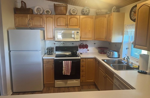 Heath House | Charming gated 2BR2bath Guest House in Heath, kid &pet friendly +long term stays