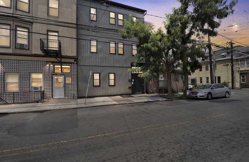 North Ironbound Apartment | Charming Gem In Newark 3 Bedroom Apts by RedAwning