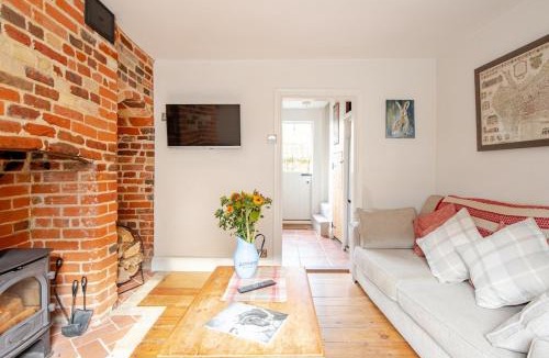 Bury St Edmunds House | Charming Georgian flint cottage