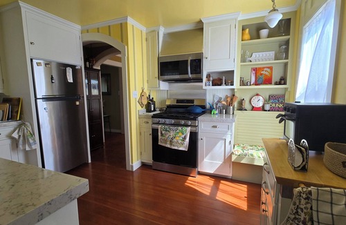 Napa Cottage | Charming Getaway – Cozy Pet-Friendly Cottage