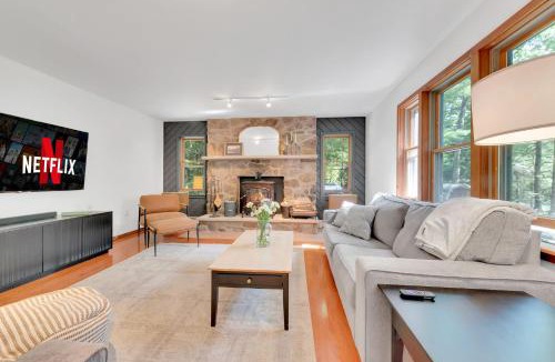 Tafton House | Charming Getaway Minutes from Lake Wallenpaupack