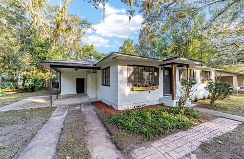 Fort King District House | Charming Getaway near the Square!
