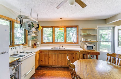 Clitherall Cabin | Charming Getaway: Rustic Cabin on West Battle Lake