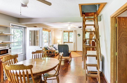 Clitherall Cabin | Charming Getaway: Rustic Cabin on West Battle Lake