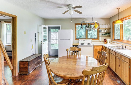 Clitherall Cabin | Charming Getaway: Rustic Cabin on West Battle Lake