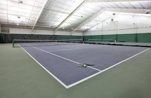 Redmond House | Charming Getaway with Sauna & Scenic View – 15 Mins from Bend | Free Parking