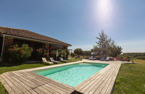 Beauvais-sur-Tescou House | Charming gîte with pool and view